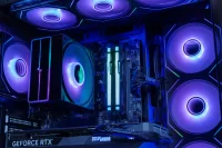 PC Gamer - RTX 5070 - Ryzen 7 7800X3D